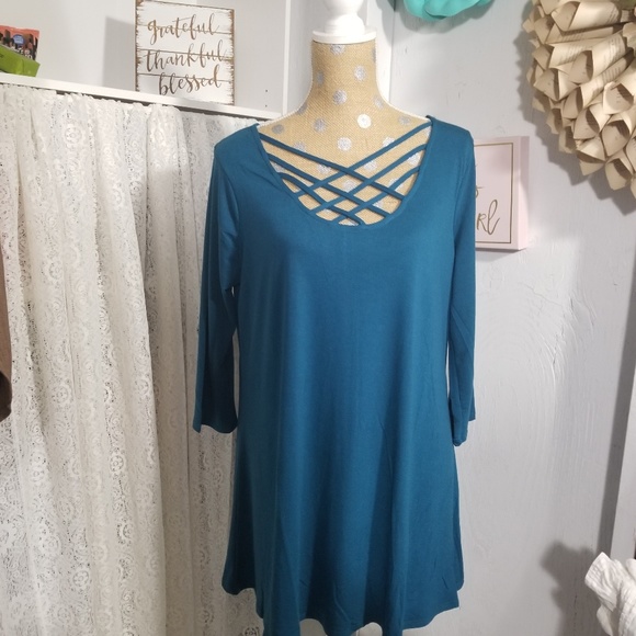 NWT Lattice front Tunic Top - Picture 1 of 2